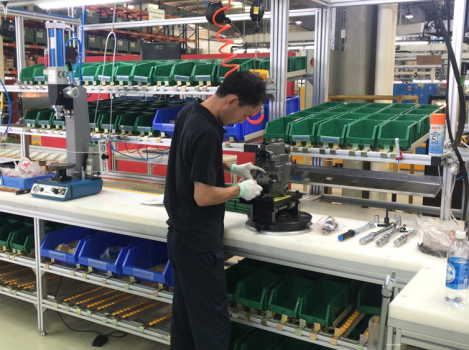 Assembly line conveyor